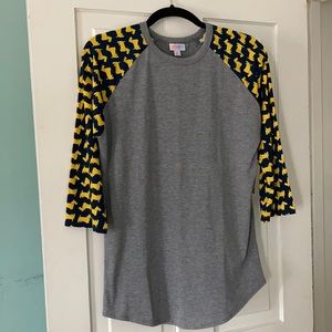 —Medium Dog LuLaRoe Randy T